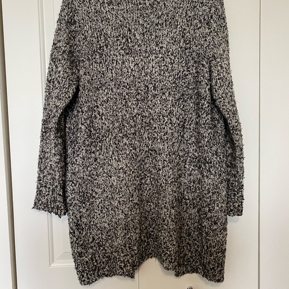 🎉5/$30 - Fuzzy long cardigan - Picture 5 of 5